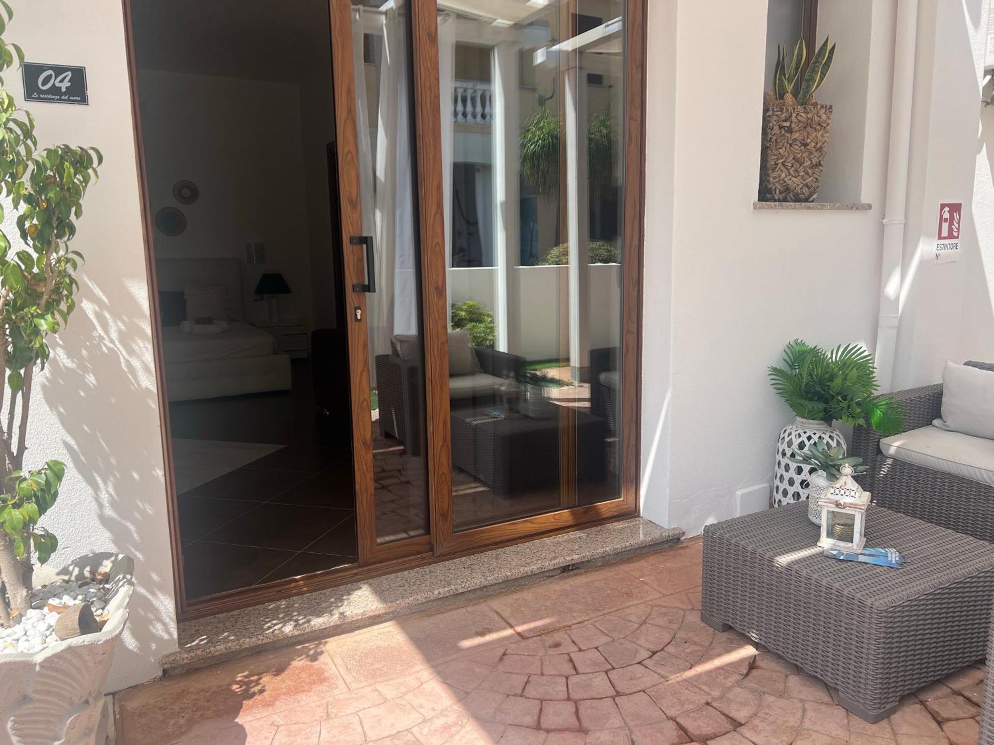 Le Residenze Del Mare Affittacamere La Caletta Exteriör bild